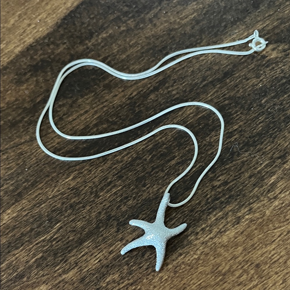 925 Sterling Silver Starfish Pendant Necklace with Vintage Lord and Taylor Box